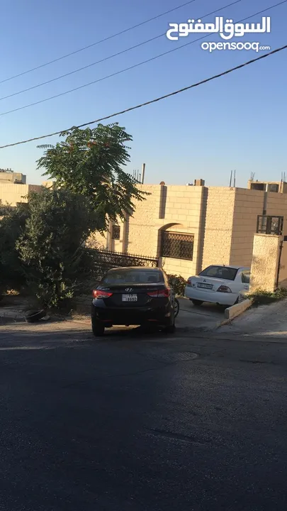 منزل مستقل للبيع على شارعين
