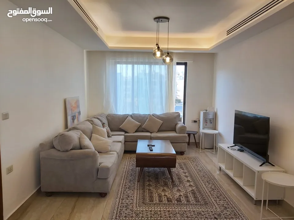 شقة مفروشة للايجار ثلاث غرف نوم في شارع المدينة المنورة قرب مطعم ورد
