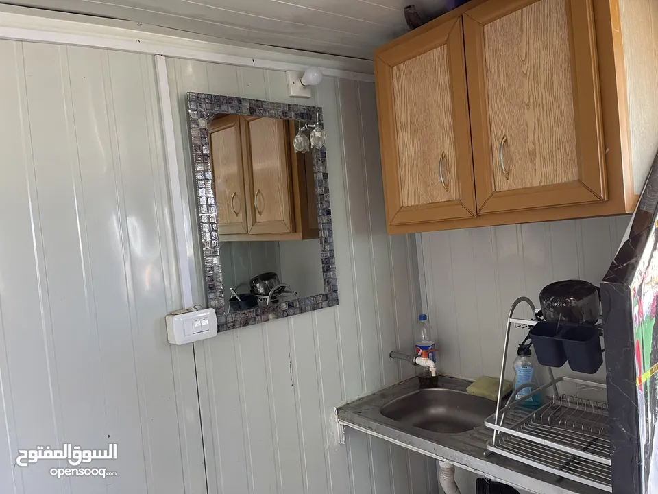 ارض زراعيه مجهزه بل كامل تبعد عن شارع المطار 6 كيلو تبعد عن وسط مادبا4ك