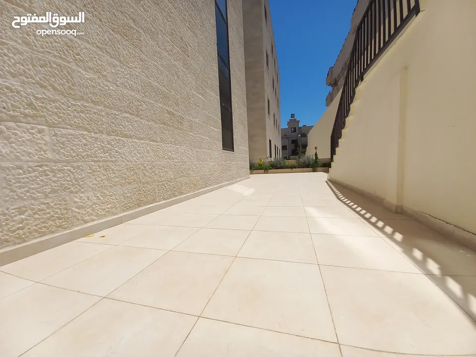 Unfurnished Apartment For Rent In Abdoun  ( Property 33472 )-174597511