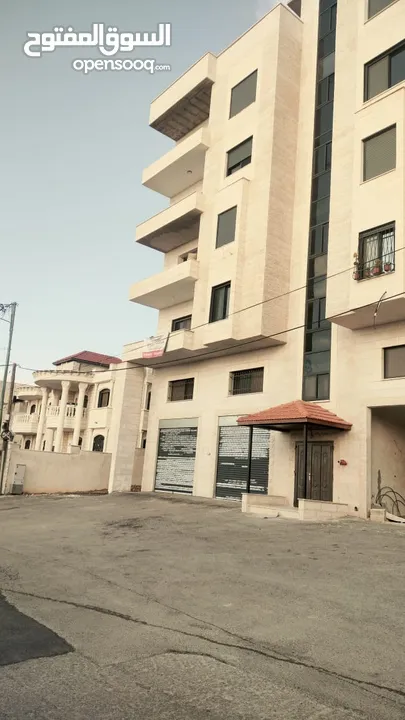 ‎ محلان جديدان للإيجار بمساحة 105 م2  رام الله  بيتونيا ، بجانب مسجد سيف الدين بناء وتشطيب جديد