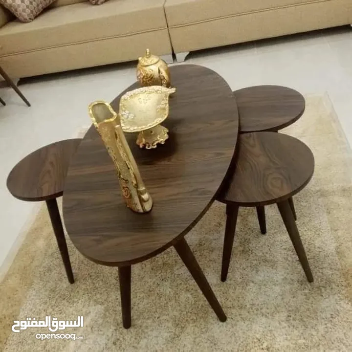 طاولات وسط وسيرفس متوفره  بعدة أشكال متنوعه منها مدور ومستطيل ومربع واحجام مختلفه وعده قياسات