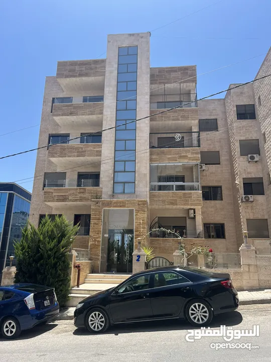 شقة للبيع من المالك مباشرة في خلدا خلف سجاد صيدا طابق ثاني شرقية 3 نوم مساحة 133م