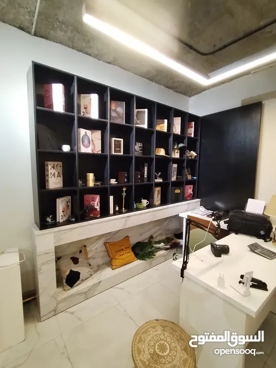 مكتبة خشب الارتفاع 248سم العمق 35سم  العرض 270سم