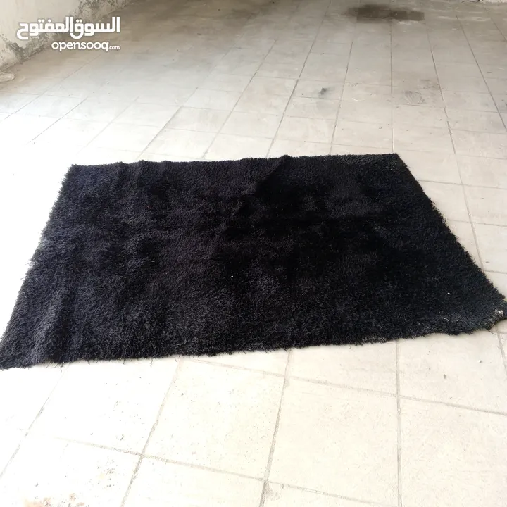 سجاد فرو اسود للبيع