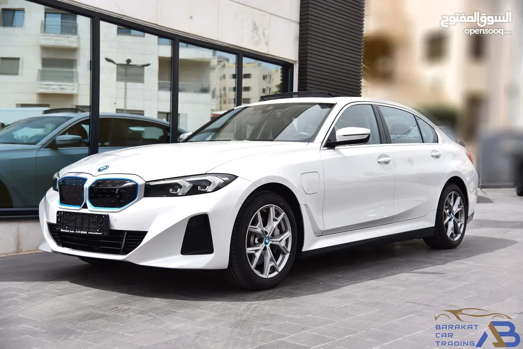 بي ام دبليو الفئة الثالثة كهربائية بالكامل 2023 BMW i3 eDrive35L EV M Power Kit_Full Option