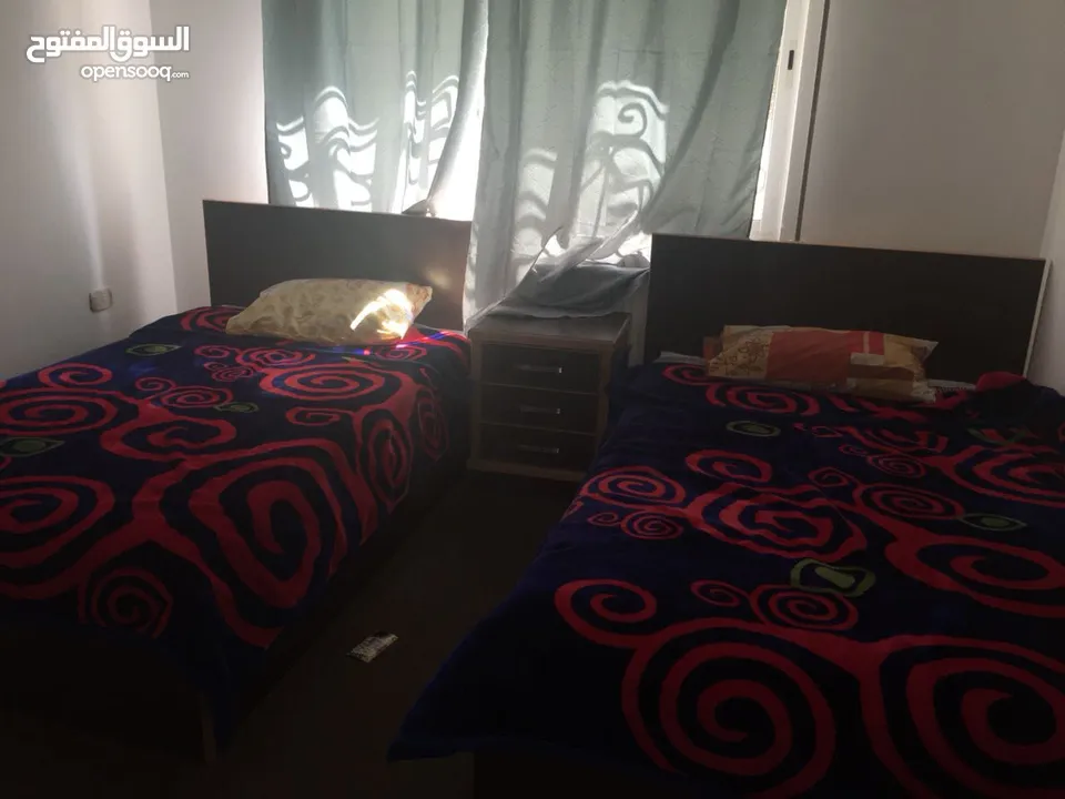 شقة فارغة - الجبيهة - 3نوم - قرب الخدمات العامة