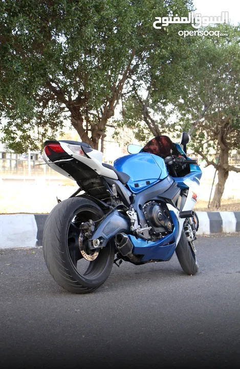 suzuki gsxr600 2011 لا تحتاج لأي صيانة