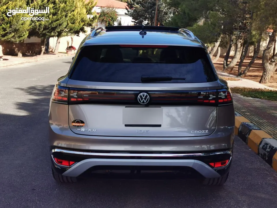 Volkswagen ID.6 Crozz PRO PIANO BLACK 2024 GOLD البيع كاش أو أقساط