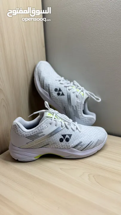 Yonex Cascade Accel Badminton shoes!!