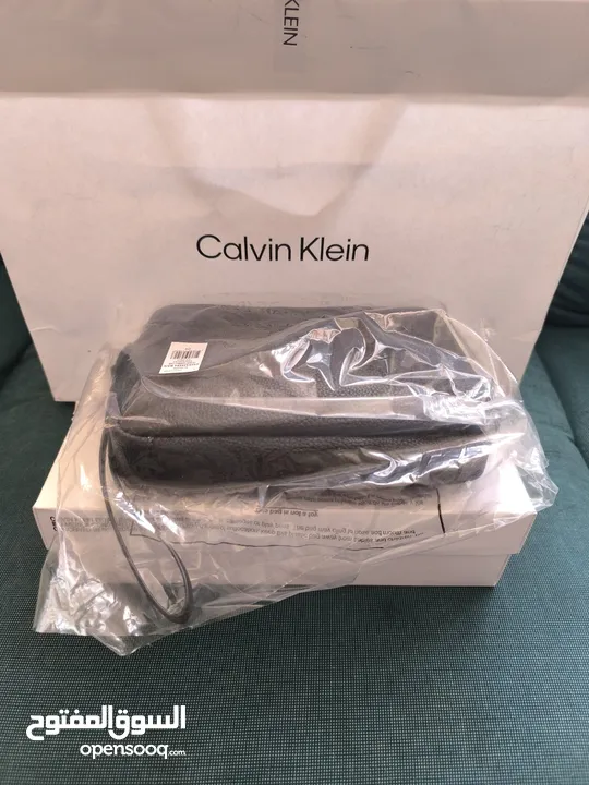 للبيع Calvin Klein كالفن كلاين