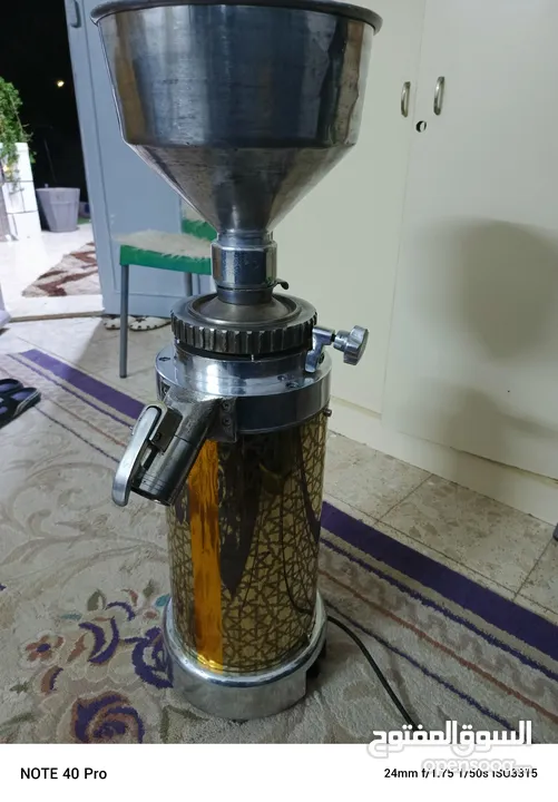 ماكينه طحن قهوه واحد فاز بحال الوكالة استخدام بسيط قويه جدا وغير مصلحه الماكنه قويه بطحن وطحنها بودر