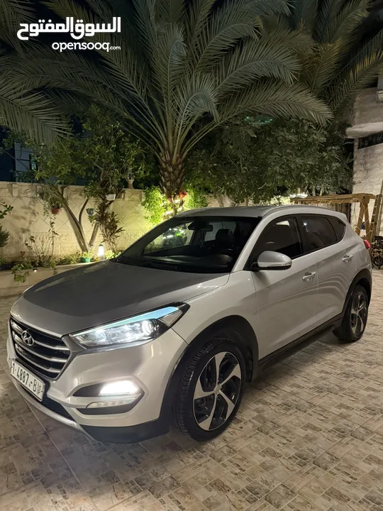 فقط 75 الف جيب هيونداي توسان 2015 فل ملغم ترخيص وتامين شامل سنة 99% دهان شركة جيب مميز جدا لعبة