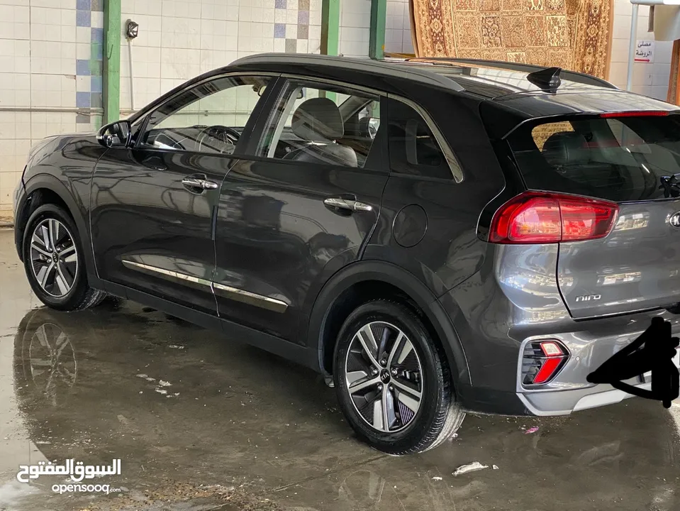 كيا نيرو هايبرد 2020 وارد كوري   جميع المواصفات  فل الفل ما عدا الفتحة   بسعر جيد وقابل للتفاوض