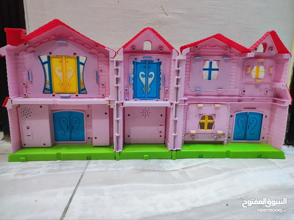 العاب اطفال شبه جديده - منزل - قطار - سكوتر - ماكينة تريكو