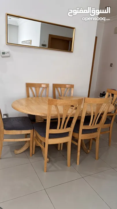 طاولة سفرة مع 6 مقاعد قابلة للتكبير+ مراية + درج 5 طوابق مجاناً-dinning  +room 6 chairs