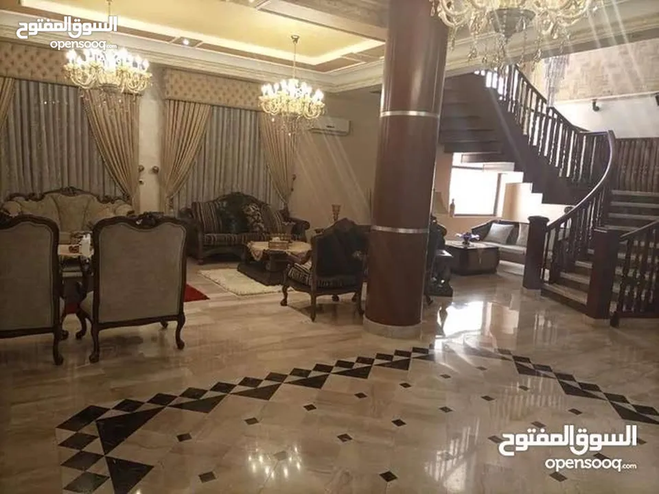 الظهير فيلا مستقله فخمه جدا فن معماري عاليه ومطله اجمل موقع مكون من اكثر من سكنه