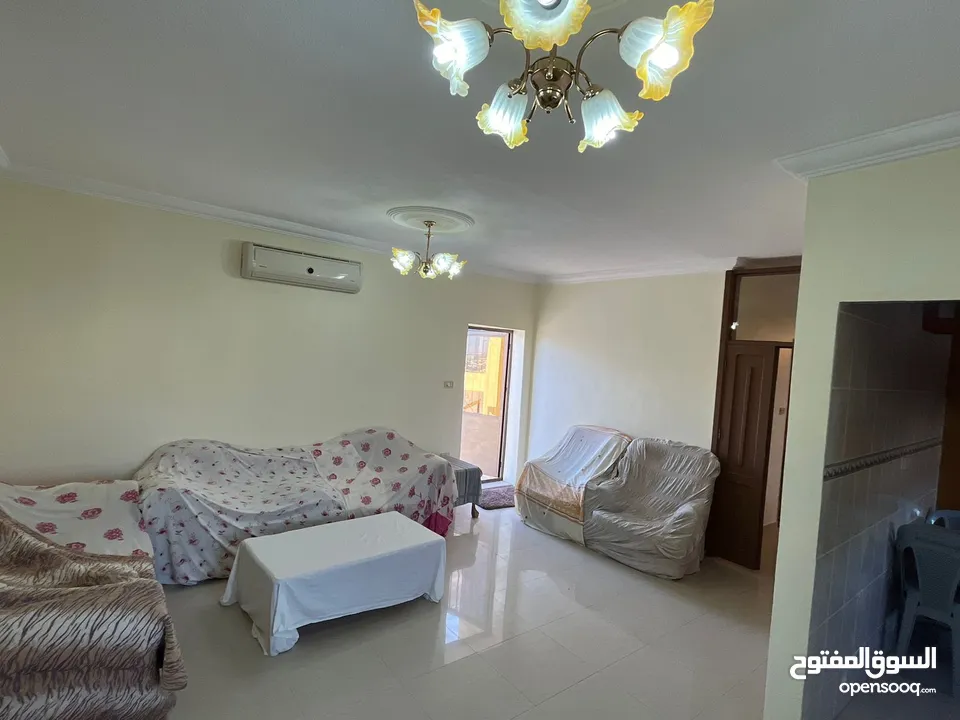 شقة للبيع في المهندسين 350 متر مربع طابق 3 مع روف كبير مميزة جداً من المالك