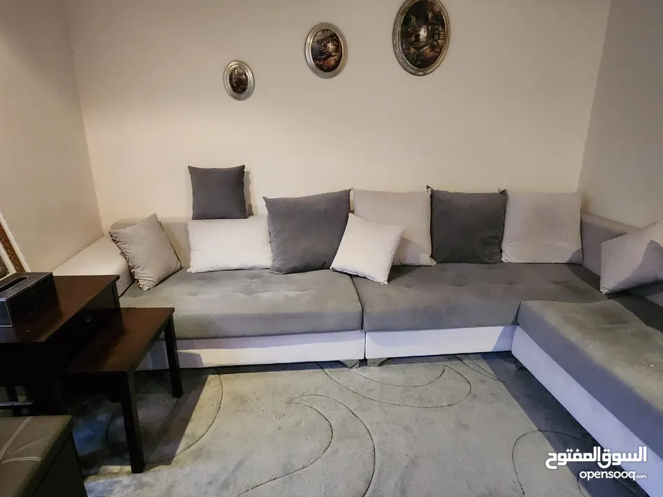 Very clean Sofa set