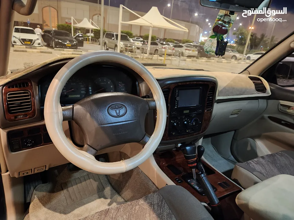 تويوتا لاند كروزر للإيجار ب صلالة ظفار ، toyota land cruiser for rent in Salalah