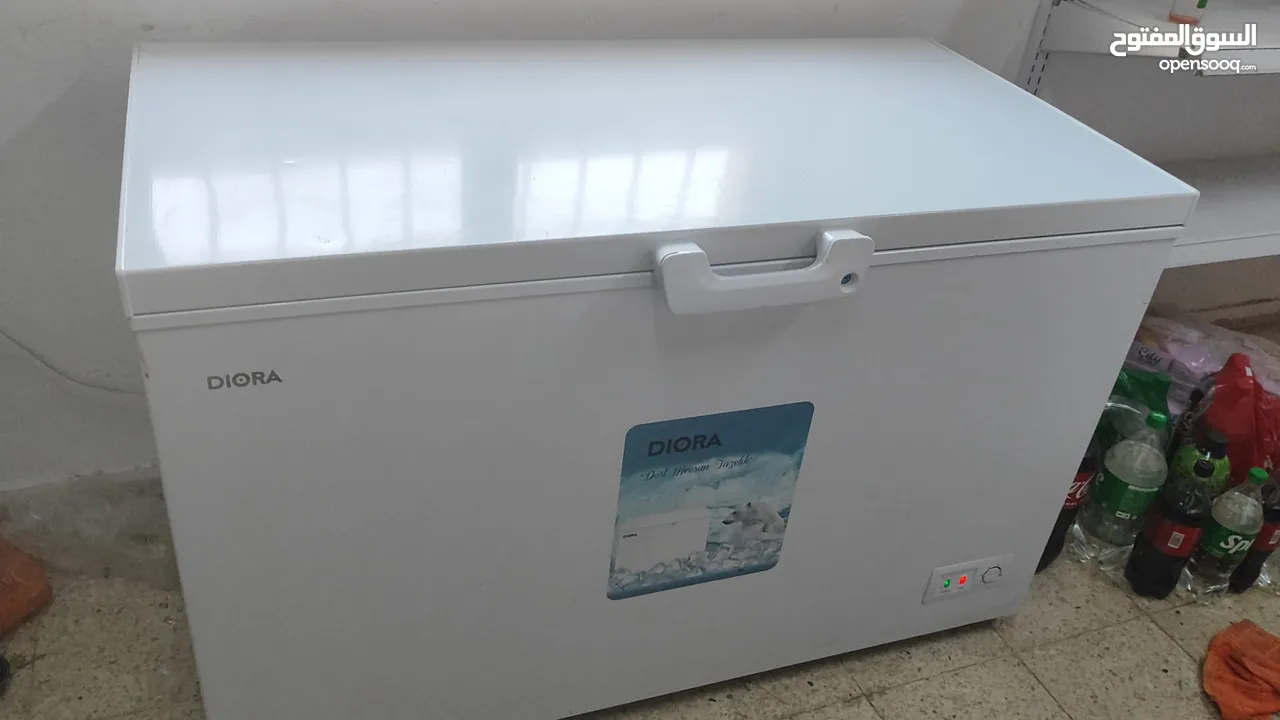 ثلاجة وفريزر وماكنة كاش للبيع