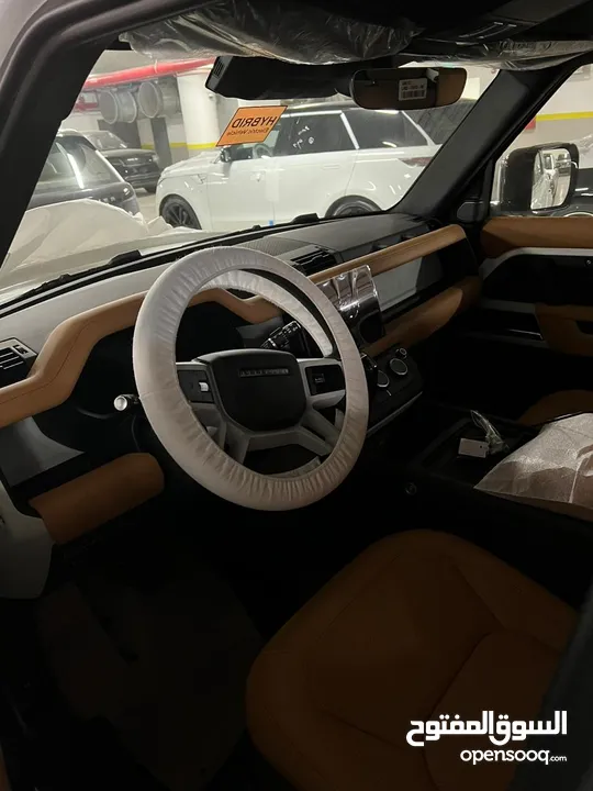Land Rover Defender2023 وارد وصيانة المحمودية Plug in hiybrid one owner