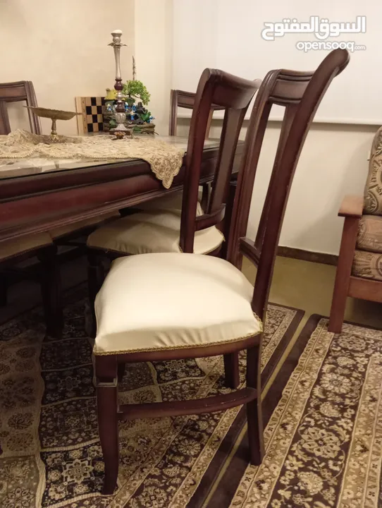 طاولة سفرة تفصيل مع 6 مقاعد للبيع