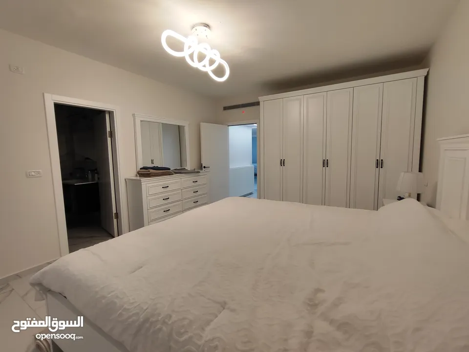شقة راقية جديدة مفروشة للايجار في الطيرة