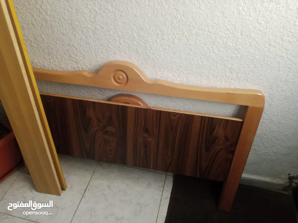 تخت مفرد ونص