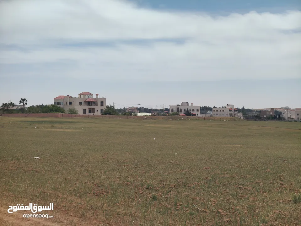ارض للبيع الطنيب حوض (4)  العيادات بالقرب من مشروع الشهد  مساحة 10420 متر