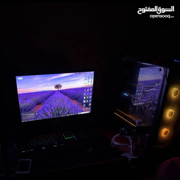 للبيع pc شبه جديد مع كل اغراضه يشغل جميع الاعاب