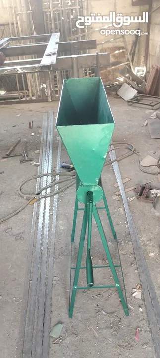 جروشه خبز للغنم والحمام والدجاج