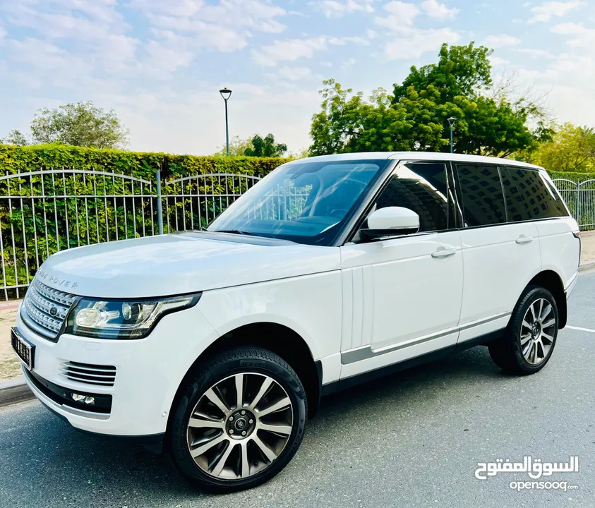 A Clean And Very Well Maintained RANGE ROVER 2014 White VOGUE SPORTS