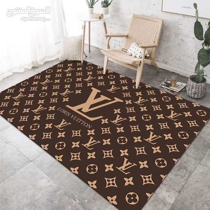 older box Chanel Gucci carpets