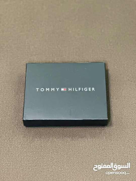 محفظه Toomy Hilfiger جلد لون اسود فاخرة جديدة