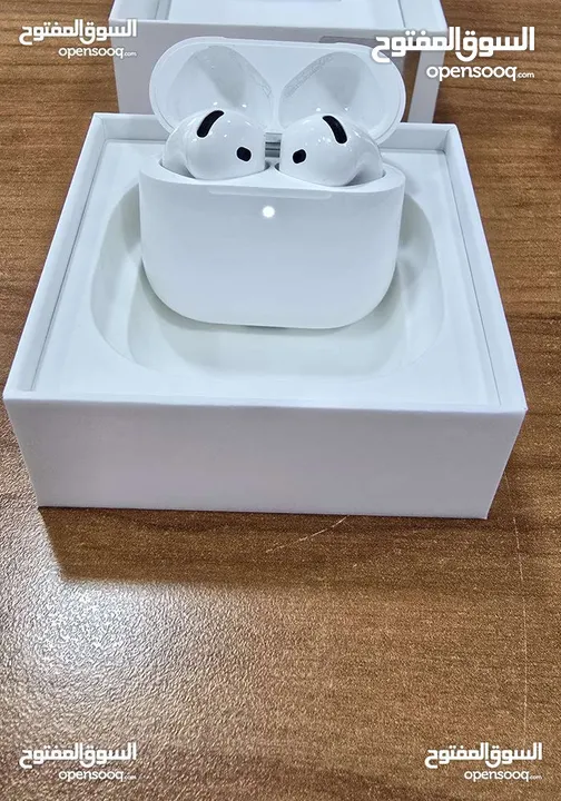 أختار الأصلي وريح راسك النسخة الأحدث والأقوى  بطارية تصل إلى 5ساعات من الأستخدام Apple AirPods 4 AN