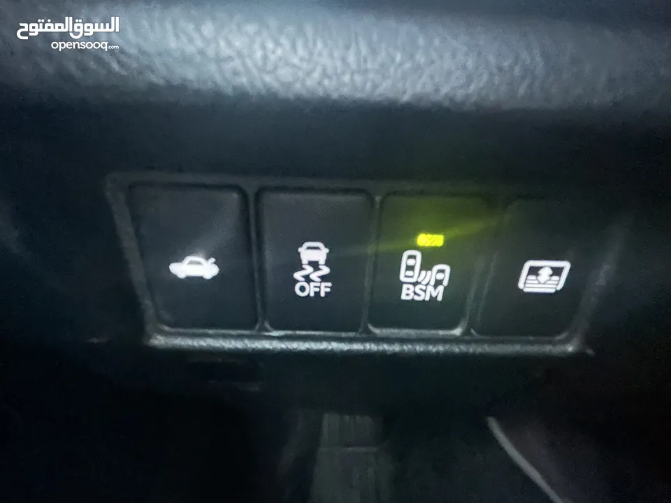 تيوتا افالون للبيع بحالة الوكالة