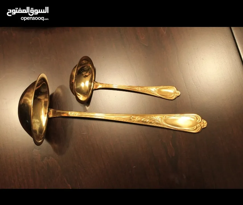 طقم سفره معالق وشوك وسكاكين فاخر مكون من 70 قطعه طلاء ذهب 24