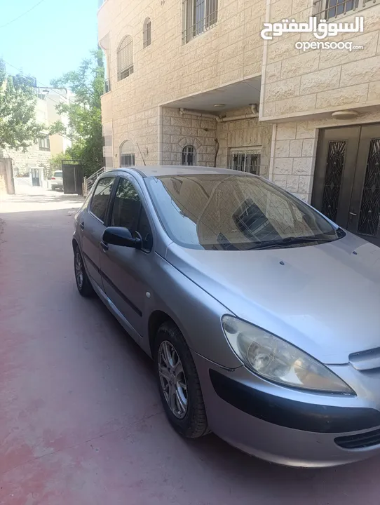 بيجو 307 موديل 2005 بحالة ممتازة وبدون اعطال مع وجود قطع غيار للسيارة السعر عالكاش مع امكانية البدل
