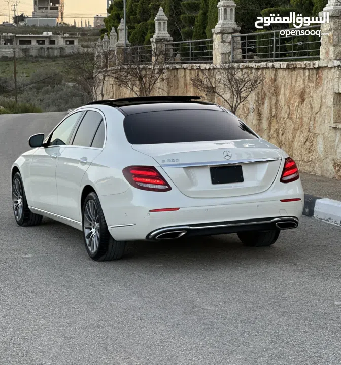 E300   ᄉ Mercedes-Benz