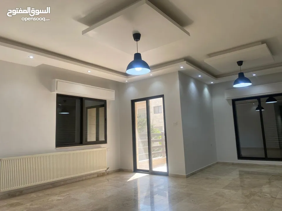 شقة فارغة للبيع او للإيجار في حي الصحابة - ref: 14582