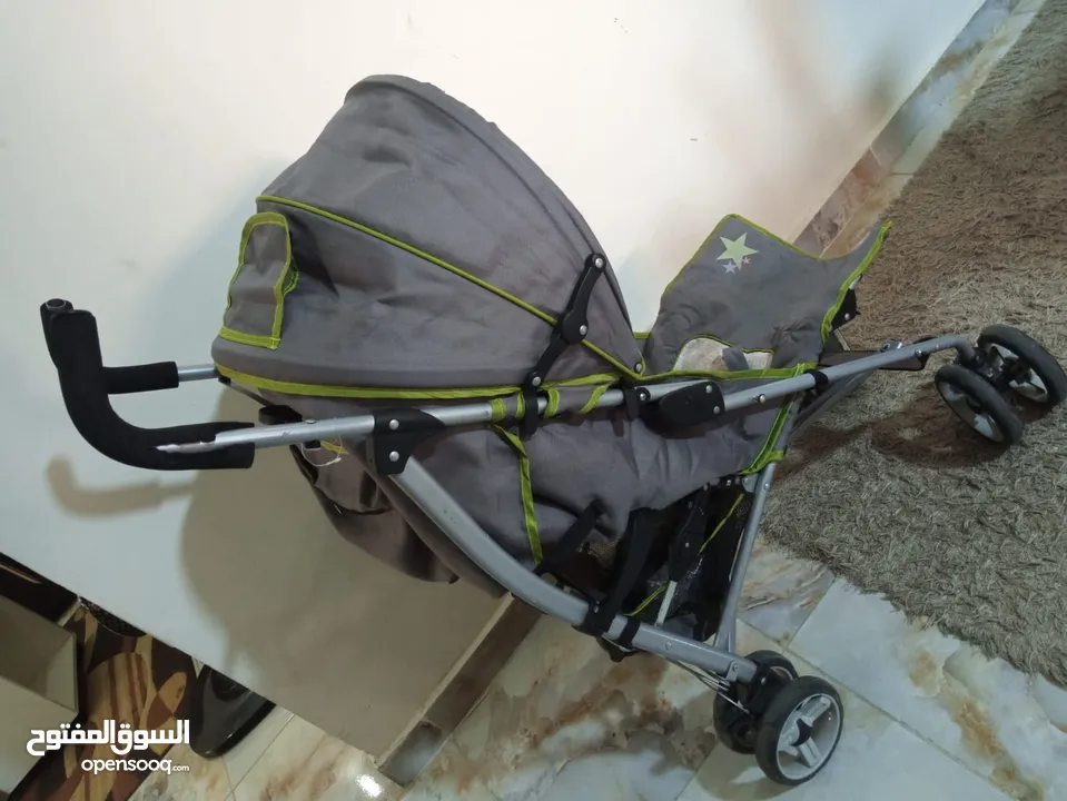 عرباية اطفال شوارع نظيفة للبيع