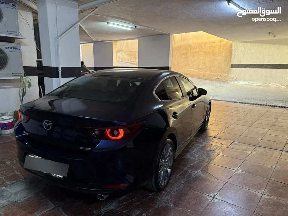 Mazda 3 2023 وكاله شبه زيرو 7 جيد، اعلى صنف بالوكاله فل الفل، ترخيص سنه وتأمين شامل ممشى قليل مكفول