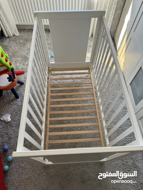 سرير أطفال خشب  baby crib