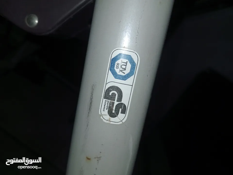 ماركة شيكو مستعمل بحاجة الى تنجيد فقط شبه جديده وذقيلة