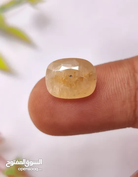 حجر ياقوت أصفر سريلانكي طبيعي مع شهادة المختبر natural untreated srilankan yellow sapphire stone