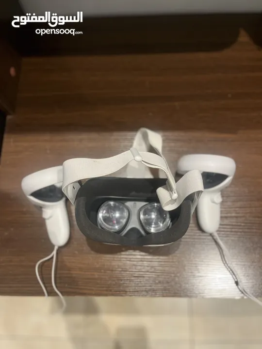 Meta Quest 2 (Virtual Reality)