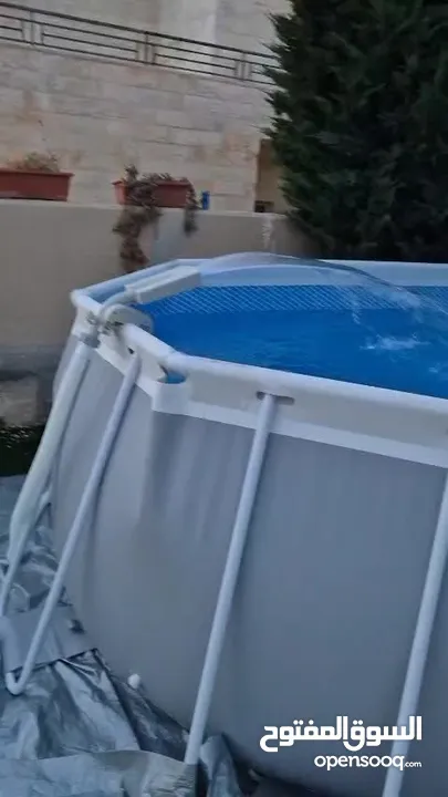 مسبح انتكس الامريكي العملاق بسعر خيالي