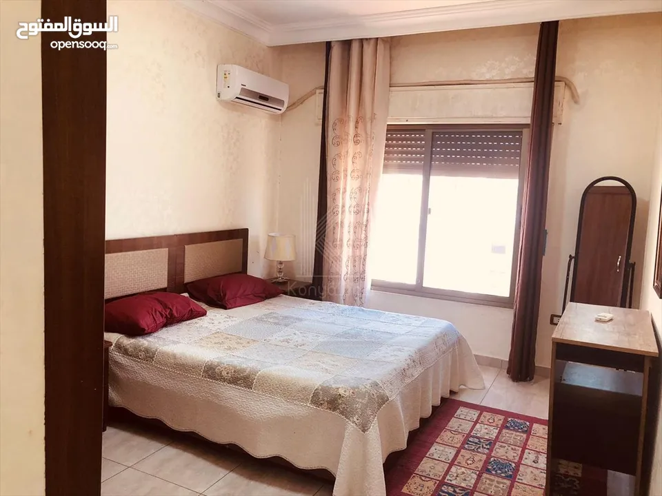 شقة مفروشة مميزة للبيع في شارع الجامعة