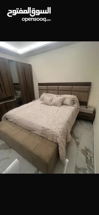 غرفة نوم خشب لاتيه نوع خشب فاخر للبيع بداعي السفر غرفة  مستعملة استعمال بسيط